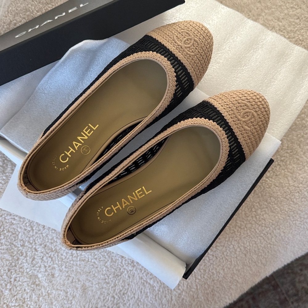 CHANEL Ballet Flats - Picture 2 of 4